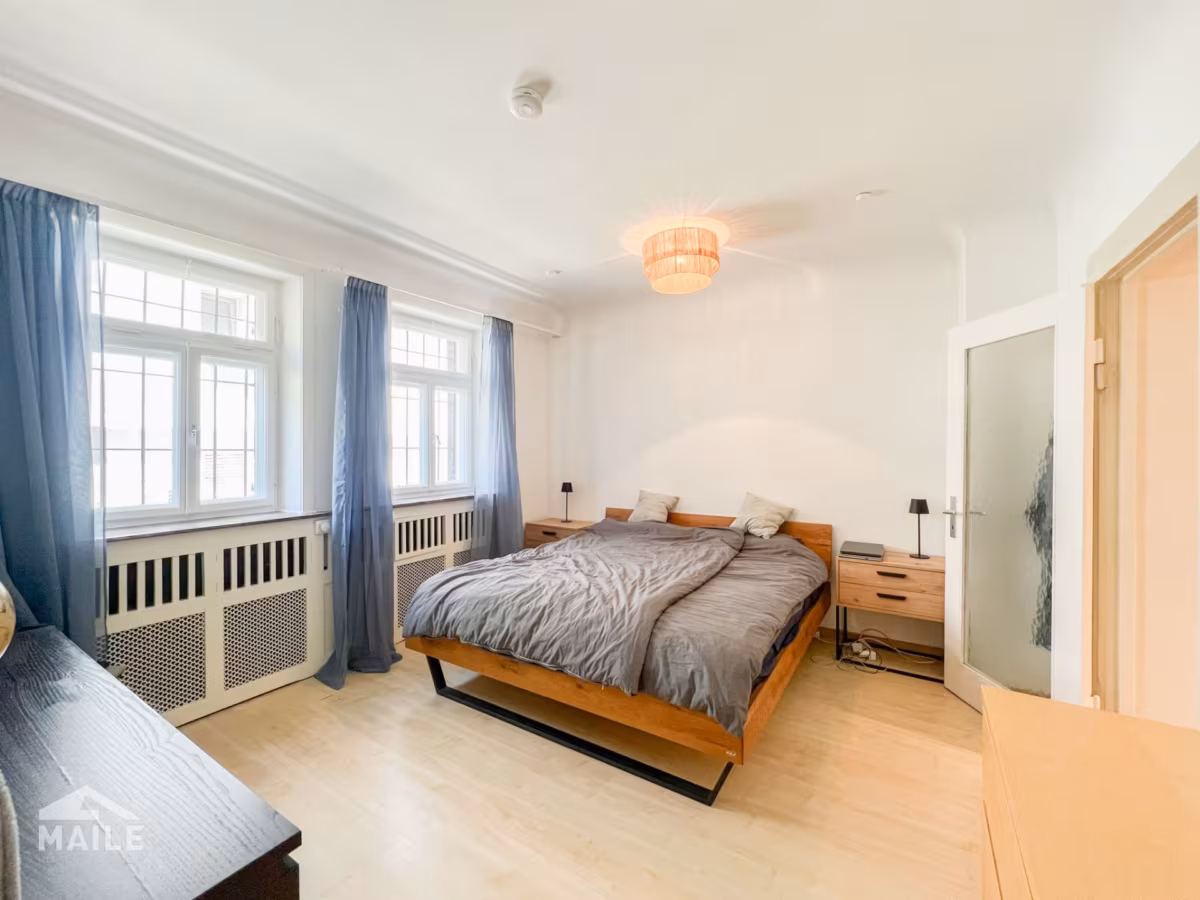 Schlafzimmer 1
