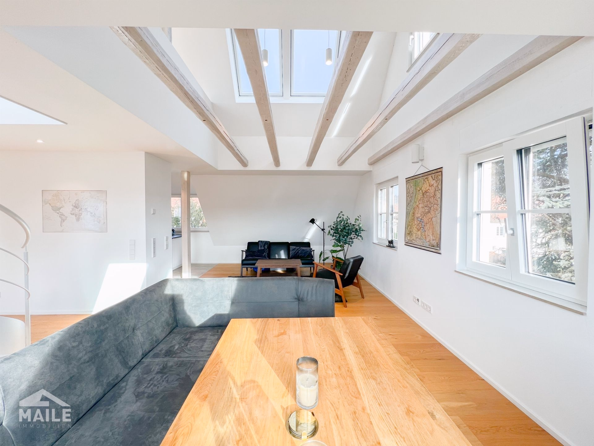 Wohn und Esszimmer