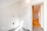 Hauswirtschaftsraum - Helle Dachgeschosswohnung mit traumhaftem Panoramablick in bester Lage von S-West