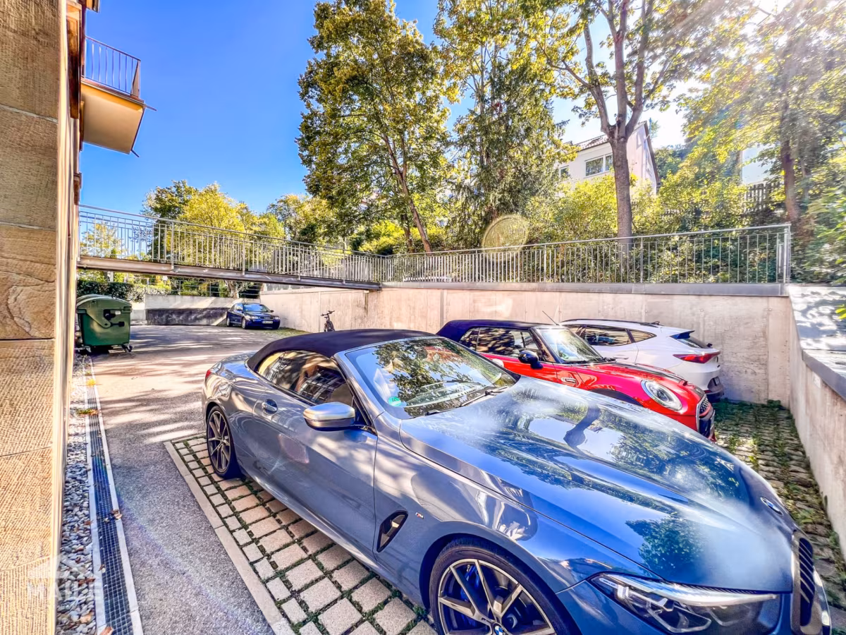 Parkplatz im Hinterhof