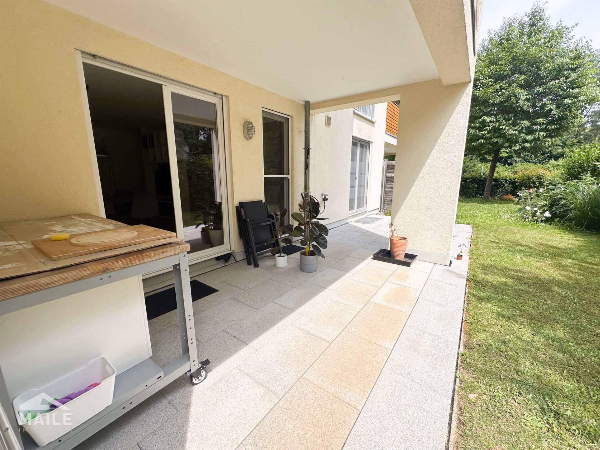 Terrasse mit Gartenanteil