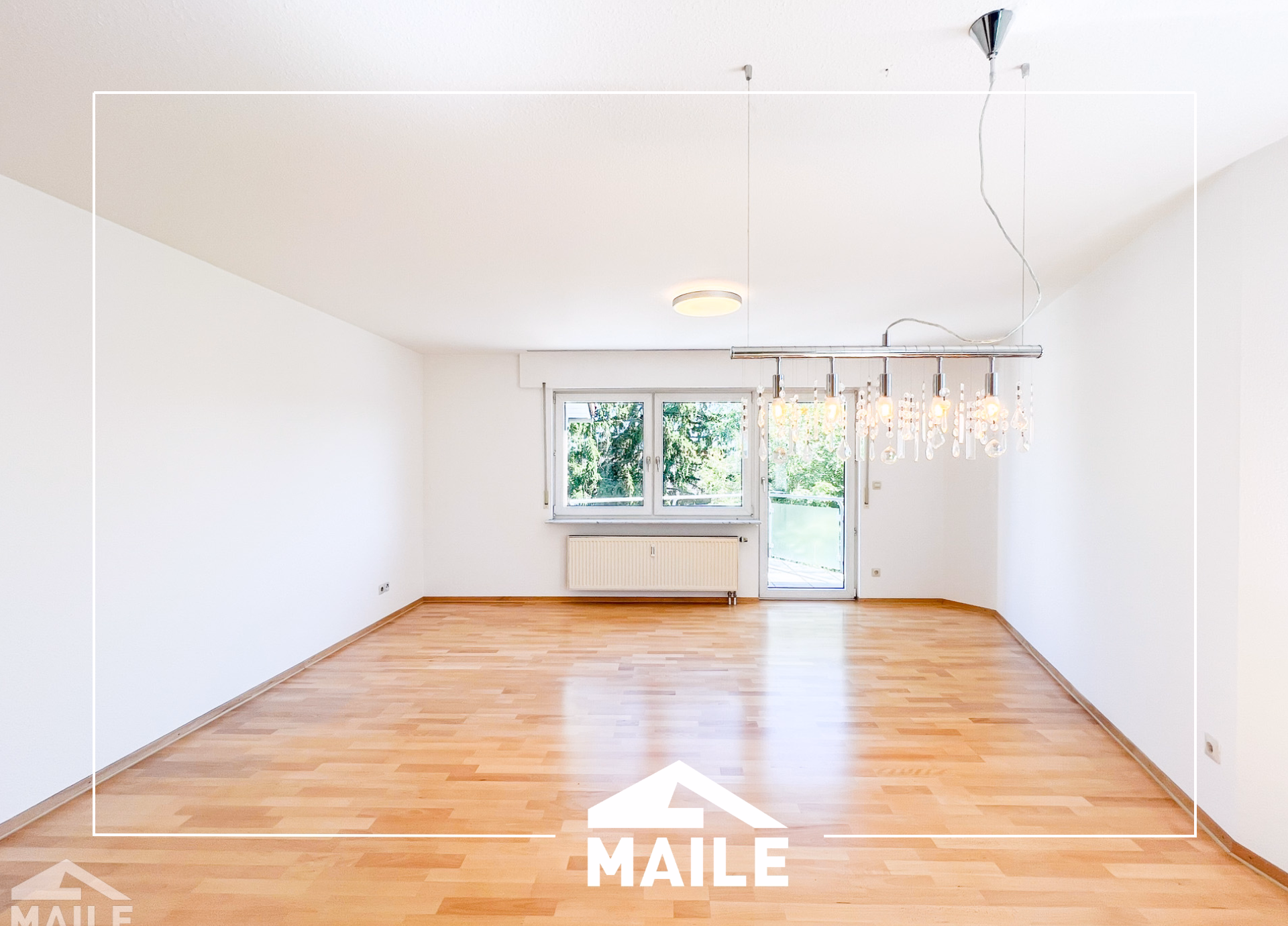 Wohn und Esszimmer mit offener Küche