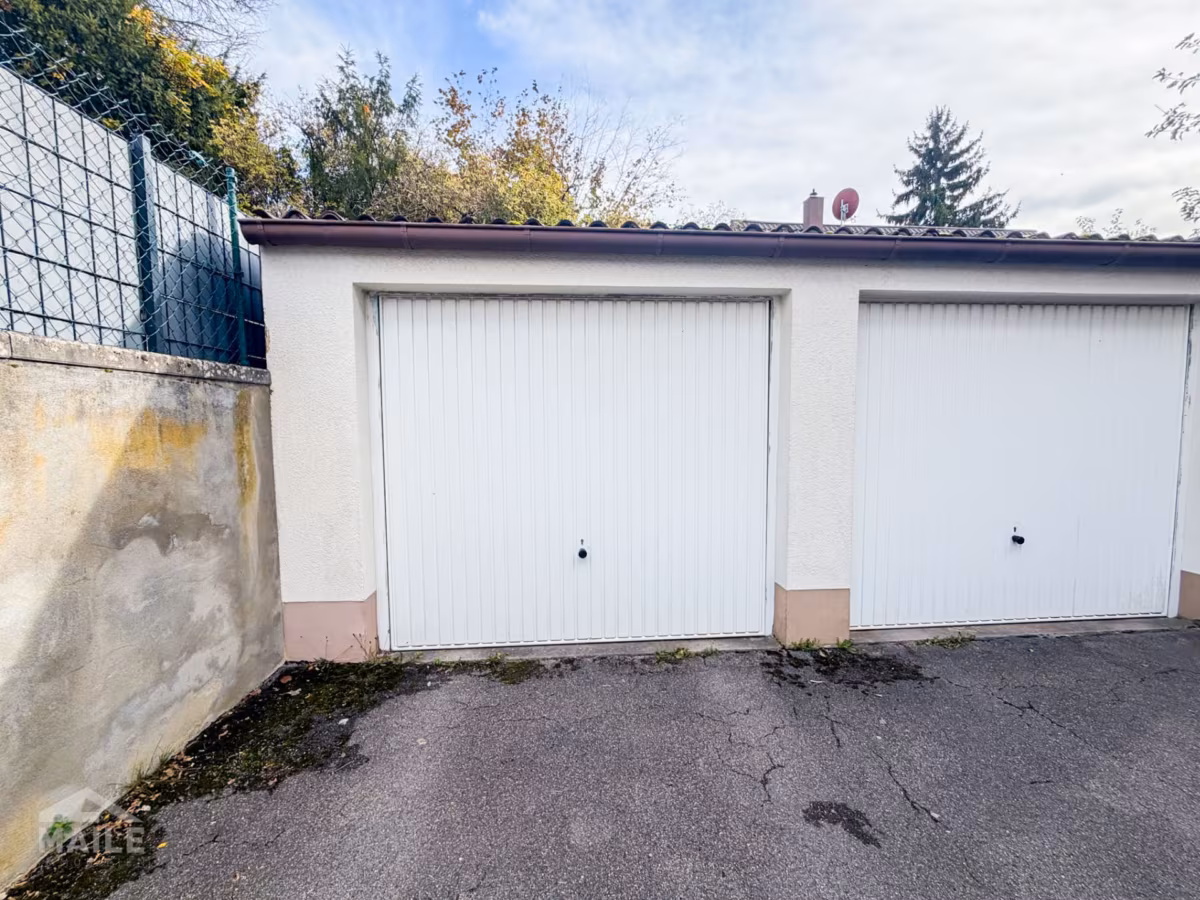 Garage (links)