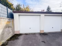 Garage (links)