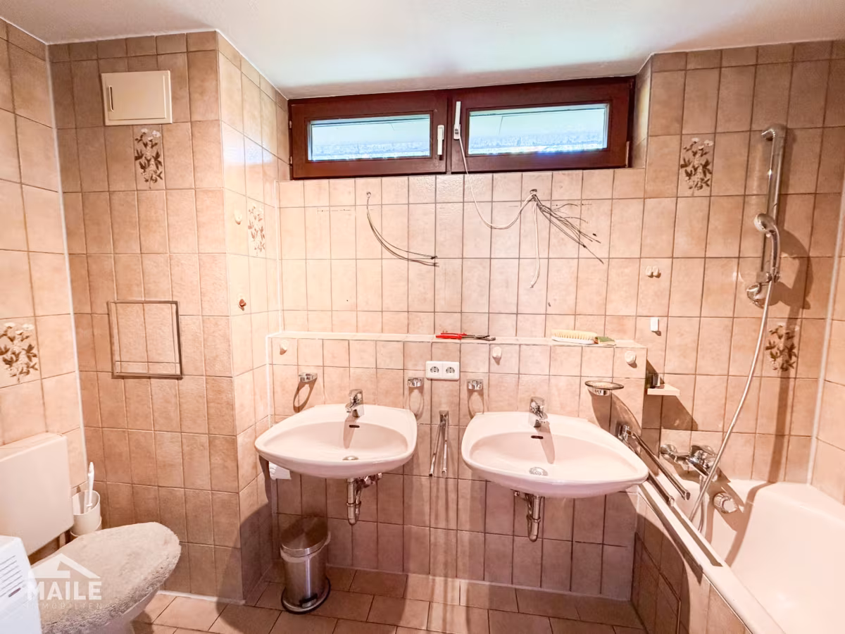 Badezimmer 1 mit Wanne