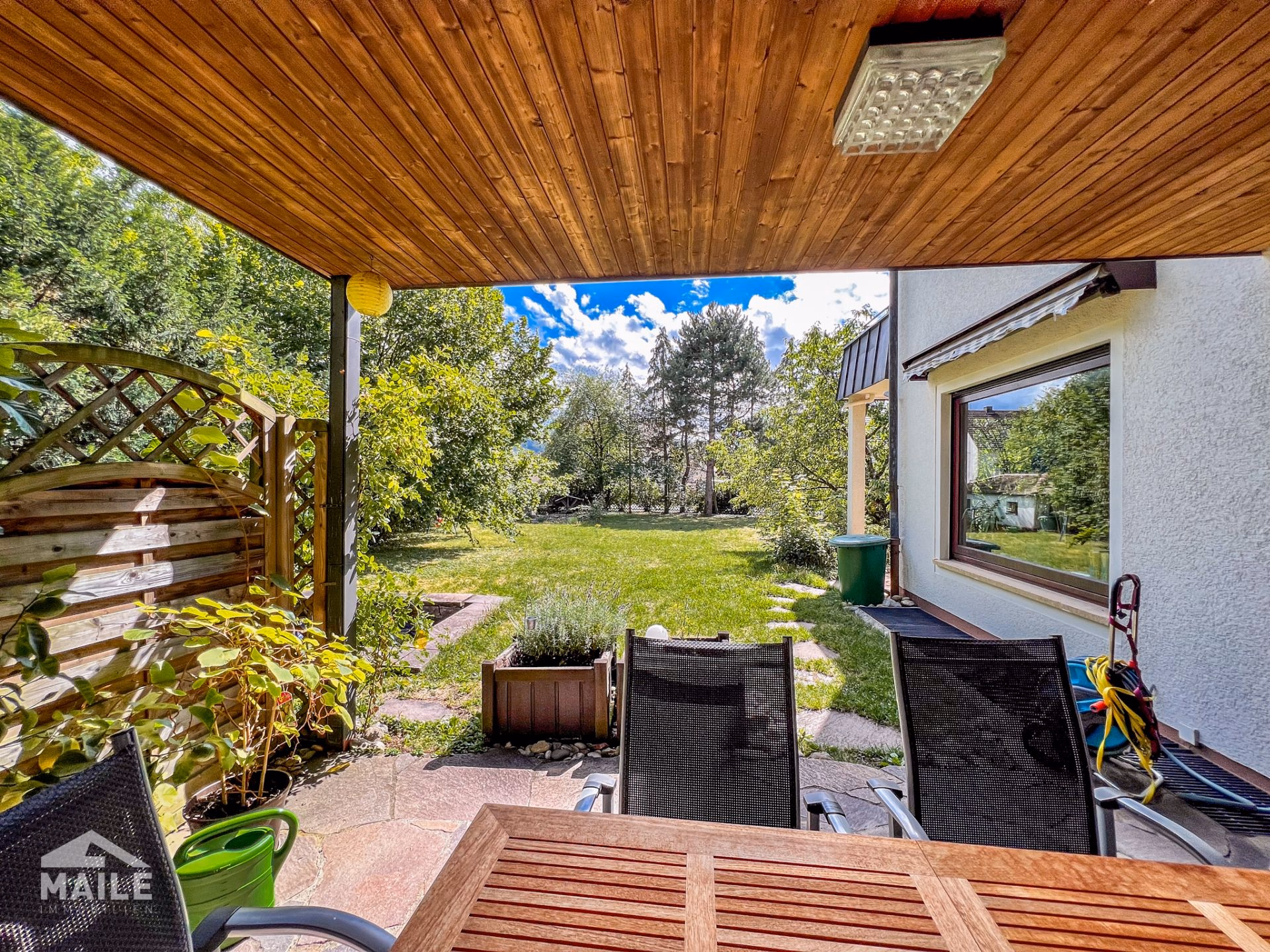 Überdachte Terrasse