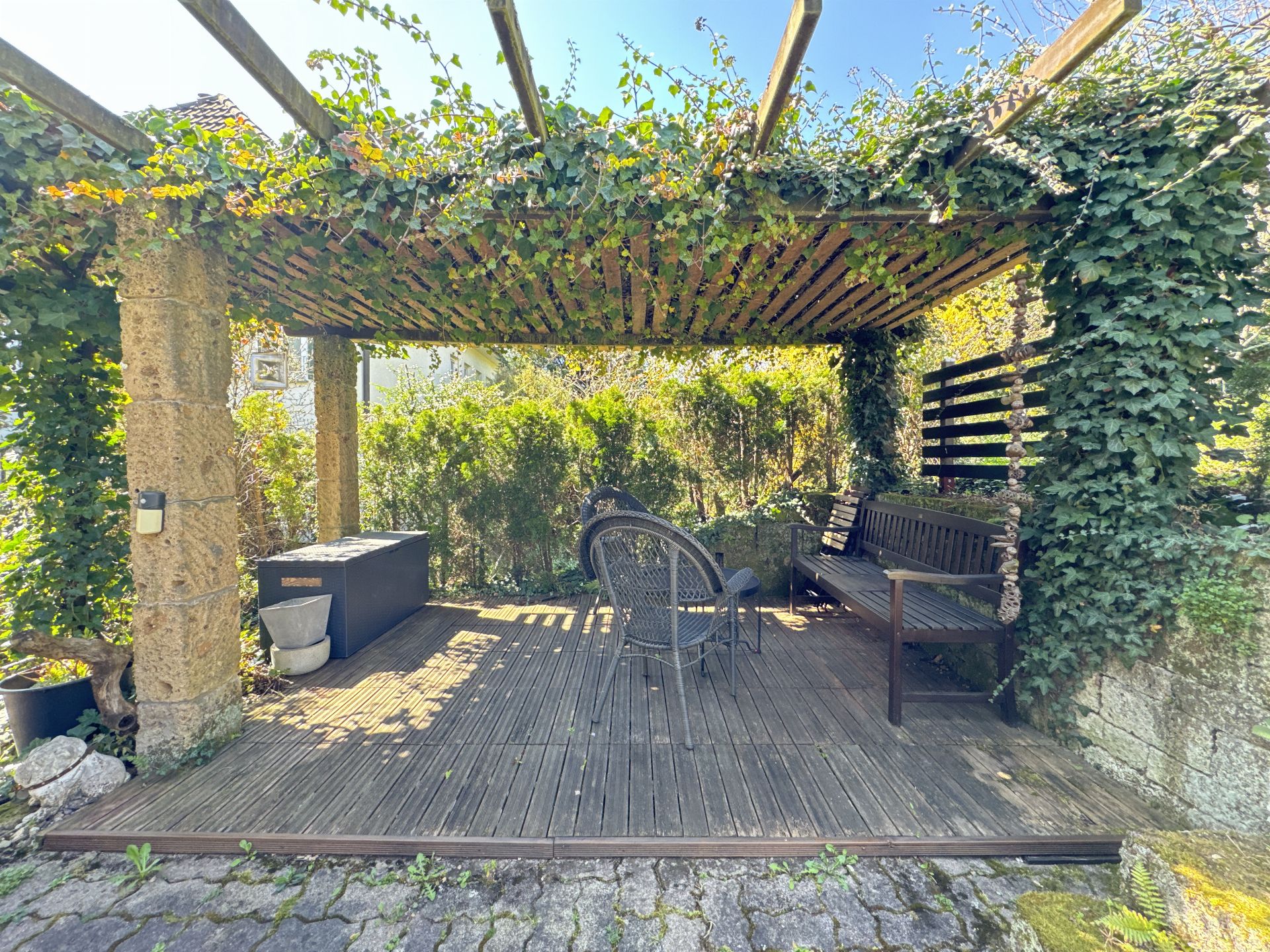 Terrasse mit Pergola