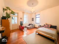 Schlafzimmer 1 + Loggia