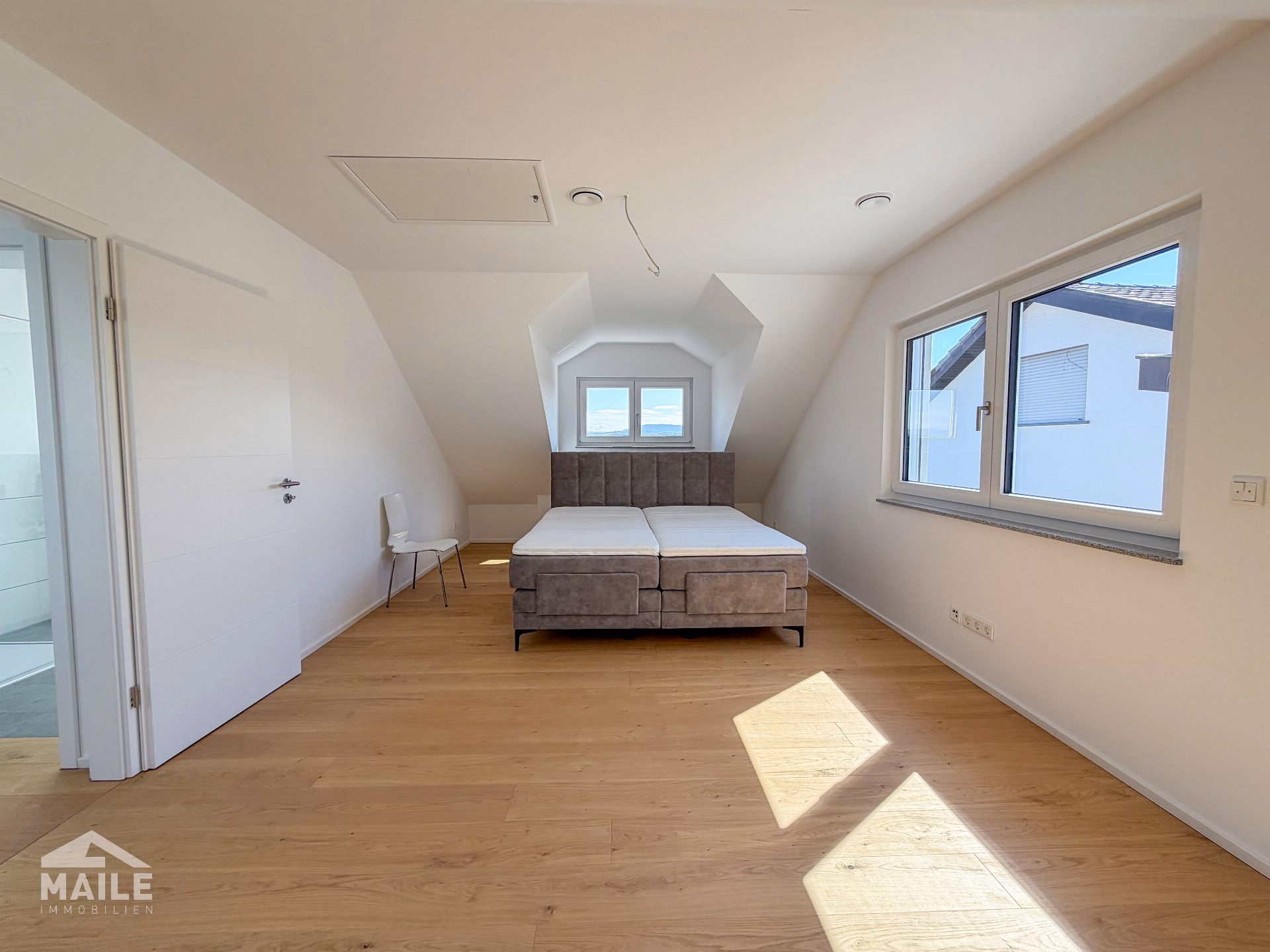 Schlafzimmer 1 DG