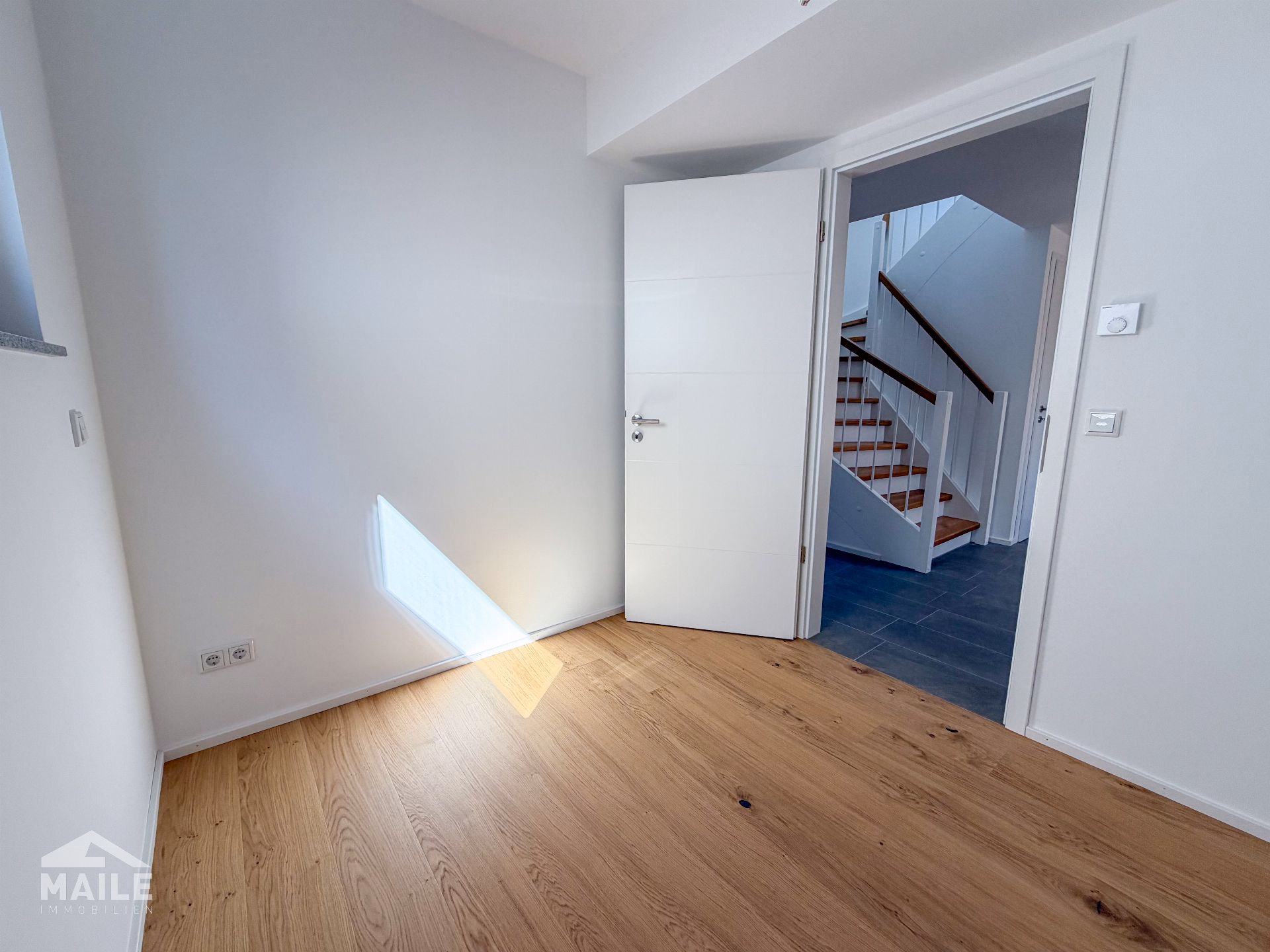 Büro EG