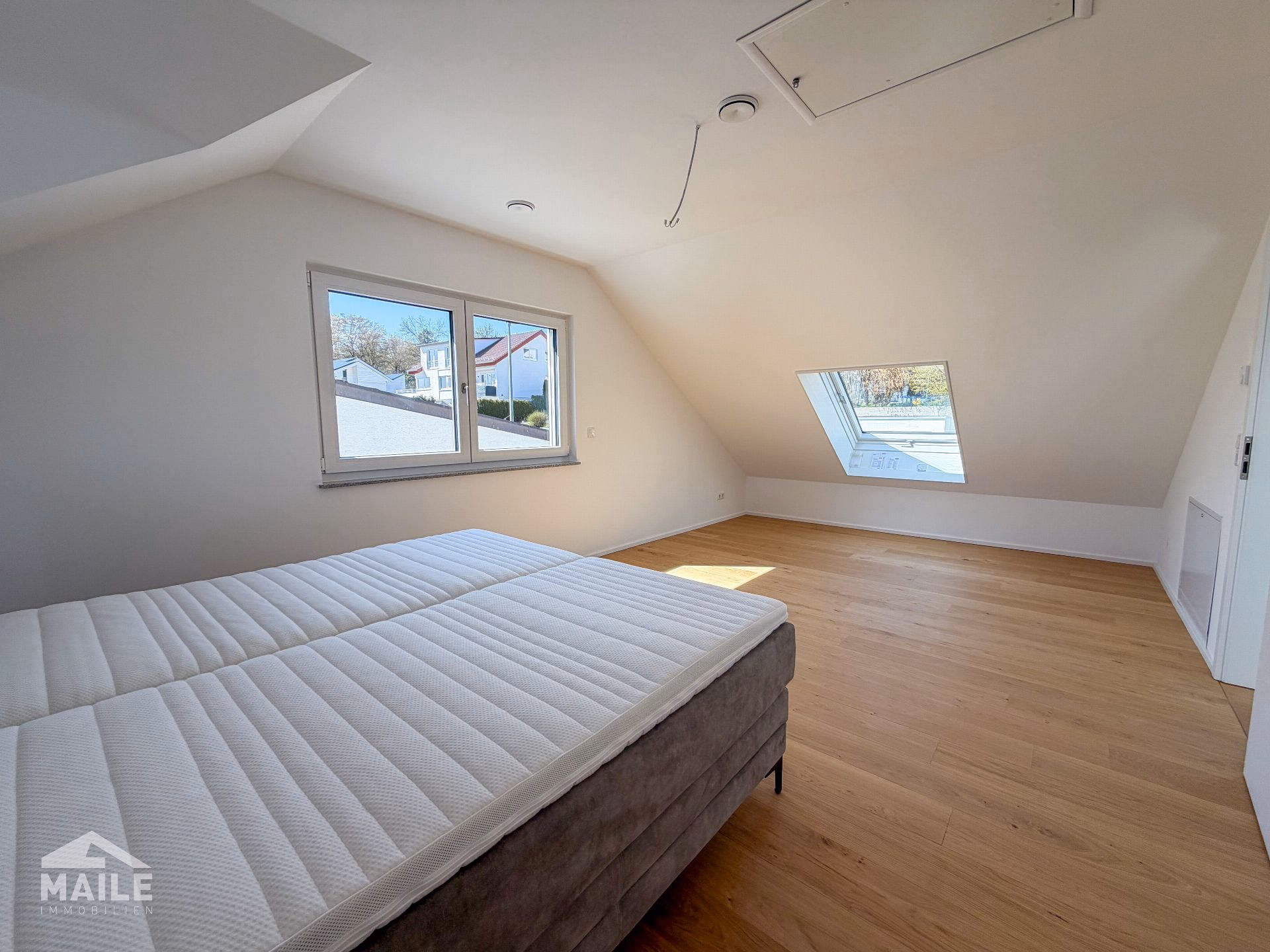 Schlafzimmer 1 DG