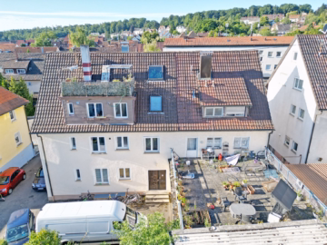 Großzügiges Mehrfamilienhaus mit Anbau und Terrasse, 70565 Stuttgart Vaihingen, Mehrfamilienhaus
