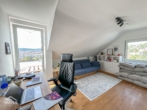 Kind/Arbeiten/Schlafen - Traumhafte 3,5 Zimmer Dachgeschosswohnung mit Blick über Stuttgart!