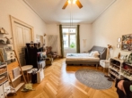 Schöne, zentral gelegene 4-Zimmer Altbauwohnung mit Loggia und Balkon - Schlafen 2