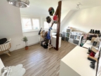 Arbeitszimmer oder Kinderzimmer - Gemütliche DG Wohnung mit tollem Blick