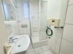 Badezimmer (Whg 1) - Zwei gepflegte 1-Zimmer Apartments ODER 2-Zimmerwohnung inkl. Stellplatz - Sie haben die Wahl!