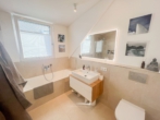 Badezimmer - Moderne 3,5-Zimmer Galeriewohnung mit Balkon und Carport in Waiblingen-Neustadt!