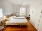 Charmante 2,5 Zimmer-Altbau-Wohnung mit EBK und Balkon - Schlafen