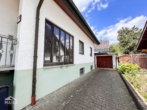 Einfahrt zur Garage - Sonniges 1- 2 Familienhaus mit großem Garten und Garage!