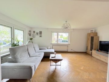 Großzügige 3,5 Zimmerwohnung mit Terrasse und Aussenstellplatz, 70567 Stuttgart, Erdgeschosswohnung