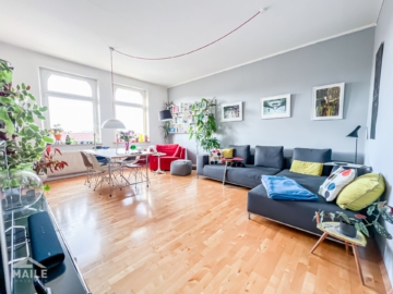 Großzügiger Altbau mit Balkon am Marienplatz!, 70180 Stuttgart Stuttgart-Süd, Etagenwohnung