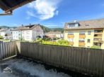 Familienfreundliches 1-3 Familienhaus in ruhiger Lage mit Garten und 3 Garagen - Balkon OG