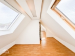 Hochwertige 4-Zimmer Maisonette-Wohnung mit EBK und Balkon mit tollem Ausblick - Dachgeschoss