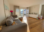 Barrierefreie, hochwertige und sonnige 4,5 Zimmerwohnung mit Terrasse und Garten - Wohnbereich