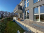 Barrierefreie, hochwertige und sonnige 4,5 Zimmerwohnung mit Terrasse und Garten - Garten mit Terrasse