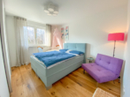 Schlafzimmer - Barrierefreie, hochwertige und sonnige 4,5 Zimmerwohnung mit Terrasse und Garten